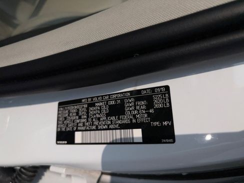 Used 2019 Volvo XC60 T5 Momentum w/ Premium Package FWD image 35