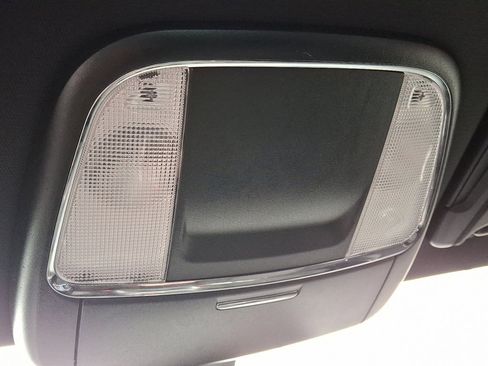 Used 2023 Dodge Charger SXT image 32