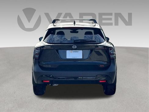 New 2026 Nissan Kicks SR w/ Cold Weather Package AWD/4WD image 15