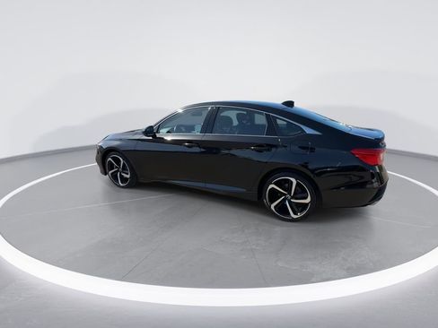 Used 2018 Honda Accord Sport image 9