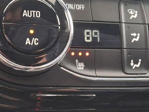 Certified 2024 Chevrolet Trax RS w/ Sunroof Package image 24