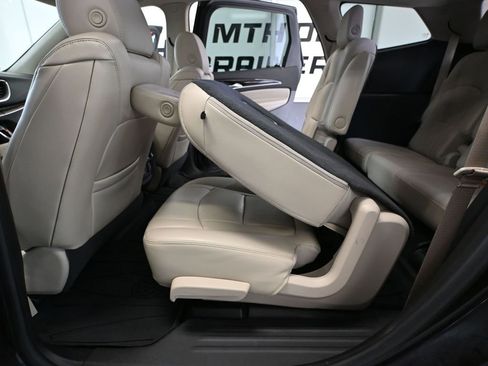 Used 2018 Buick Enclave Premium w/ Experience Buick Package AWD/4WD image 43