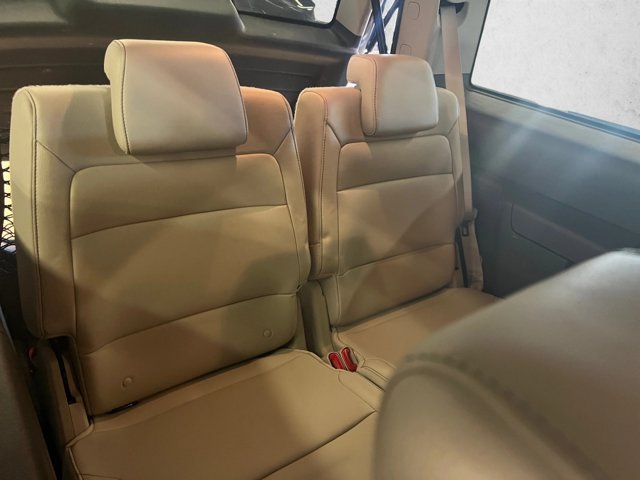 Used 2011 Ford Flex SEL w/ Rapid Spec Order Code FWD image 19