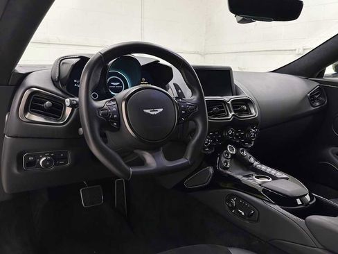 Used 2022 Aston Martin V8 Vantage image 14