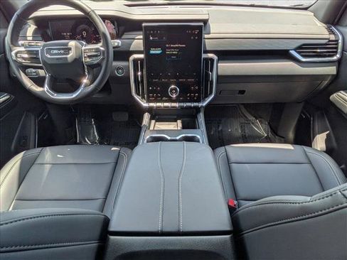 Used 2026 GMC Acadia Elevation w/ Elevation Premium Package AWD/4WD image 17