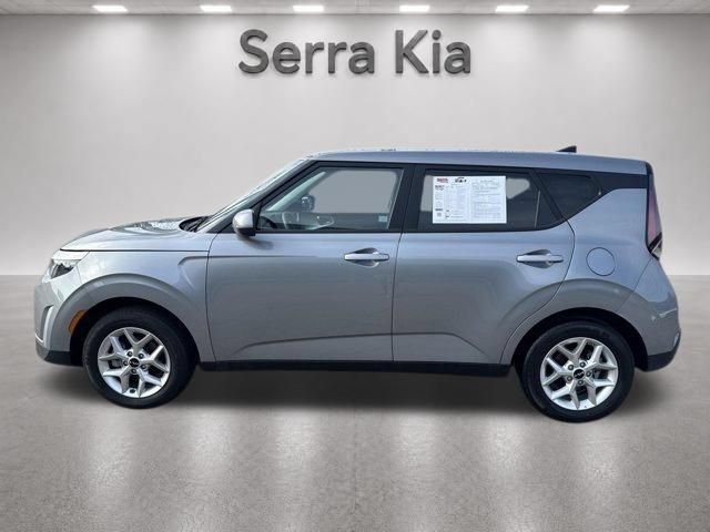 Used 2025 Kia Soul LX w/ LX Technology Package FWD image 5