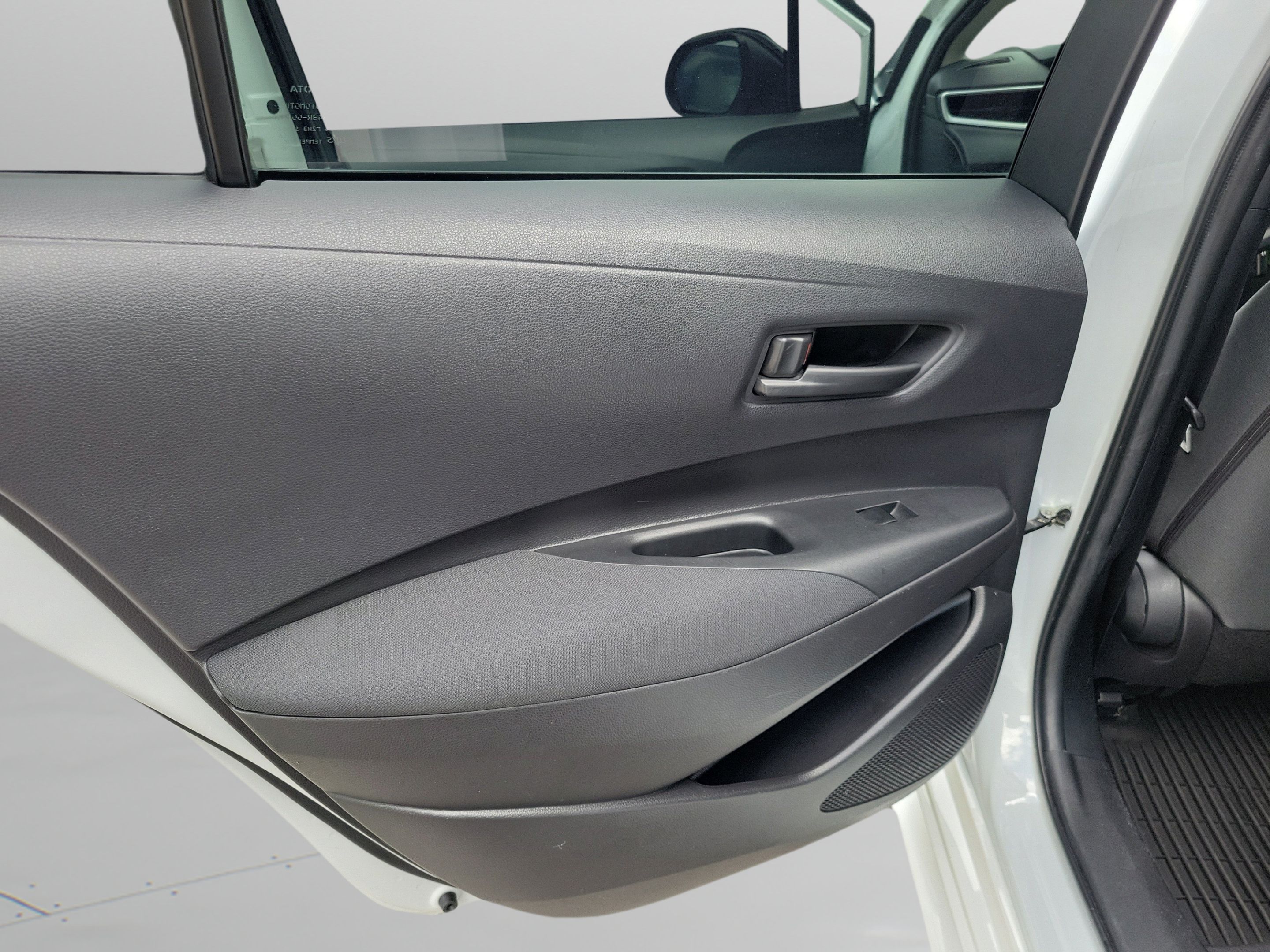 Used 2022 Toyota Corolla LE FWD image 11