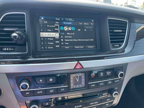 Used 2016 Hyundai Genesis 3.8 RWD image 16