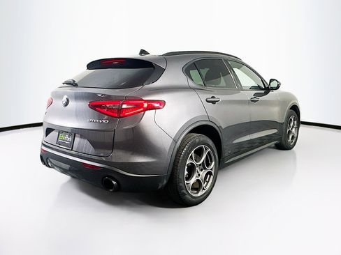 Used 2023 Alfa Romeo Stelvio Sprint image 9