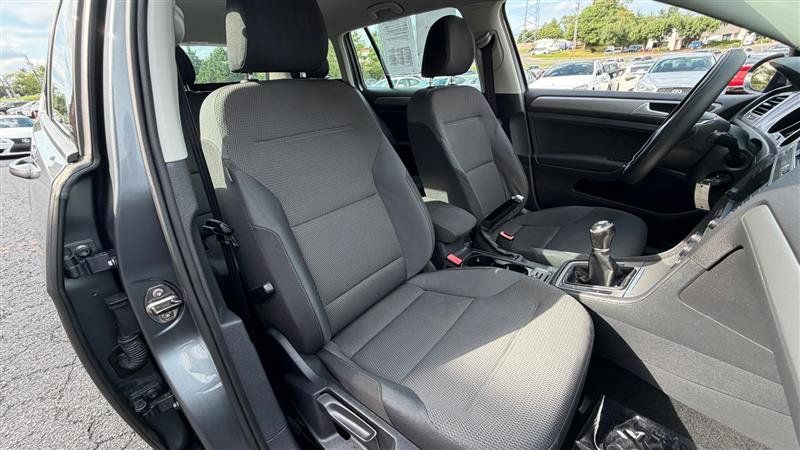 Used 2016 Volkswagen Golf S FWD image 7
