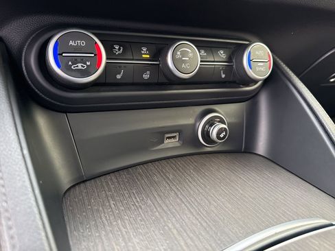 Used 2022 Alfa Romeo Stelvio Ti image 28