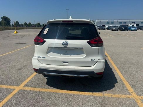 Used 2017 Nissan Rogue S FWD image 4