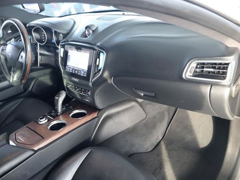 Used 2019 Maserati Ghibli S Q4 AWD/4WD image 38