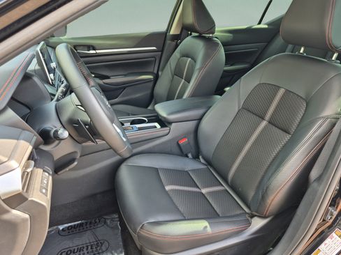 Certified 2025 Nissan Altima 2.5 SR FWD image 19