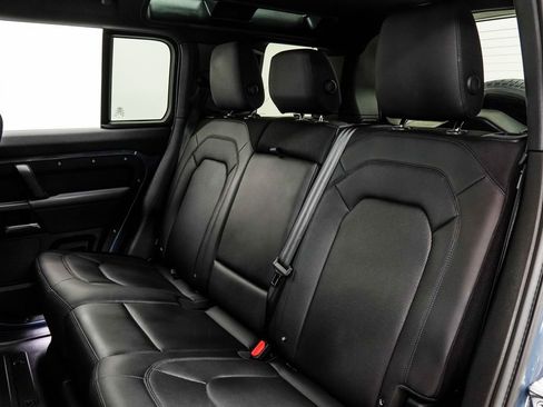 Used 2025 Land Rover Defender 110 S image 17