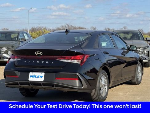 New 2026 Hyundai Elantra SE image 5