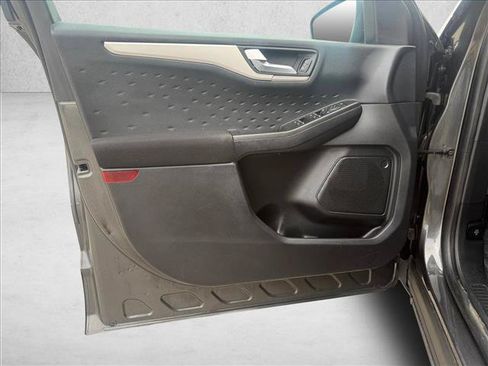 Used 2020 Ford Escape SE FWD image 18