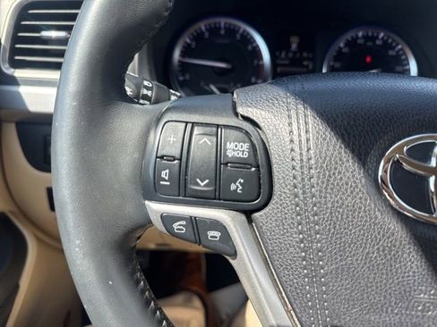 Used 2016 Toyota Highlander Limited Platinum AWD/4WD image 28