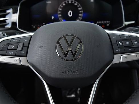 New 2026 Volkswagen Jetta SE FWD image 19