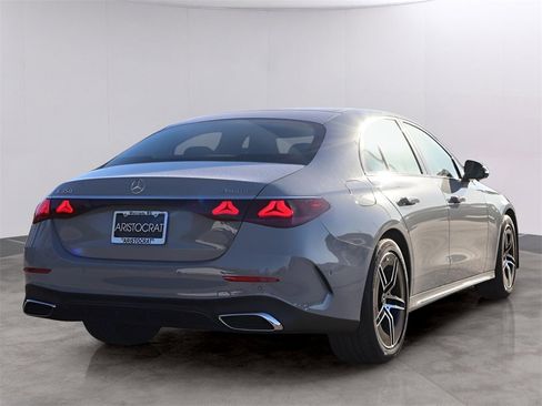 New 2026 Mercedes-Benz E 350 4MATIC Sedan image 5
