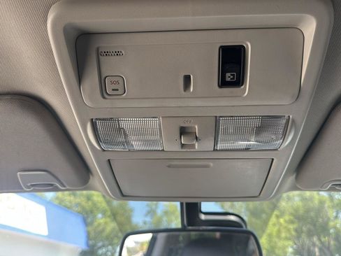 Used 2017 Nissan Titan SL RWD image 20