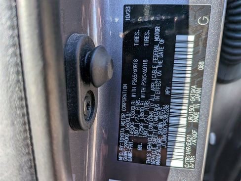 Used 2023 Lexus GX 460 Premium image 42