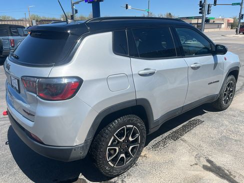 Used 2025 Jeep Compass Trailhawk AWD/4WD image 6