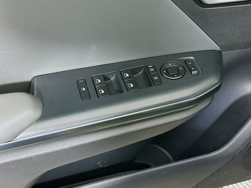 Used 2025 Kia K4 LXS image 15