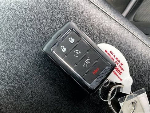 Used 2025 Jeep Grand Cherokee Altitude AWD/4WD image 35