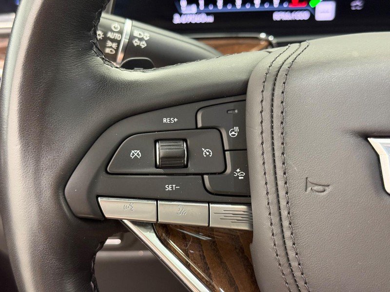 Used 2022 Cadillac Escalade Sport Platinum w/ LPO, ONYX Package AWD/4WD image 17