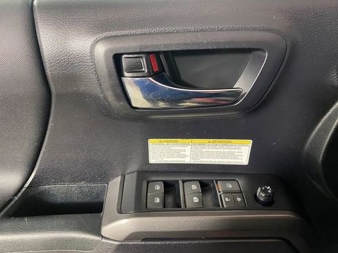 Certified 2020 Toyota Tacoma TRD Off-Road w/ Technology Package AWD/4WD image 21