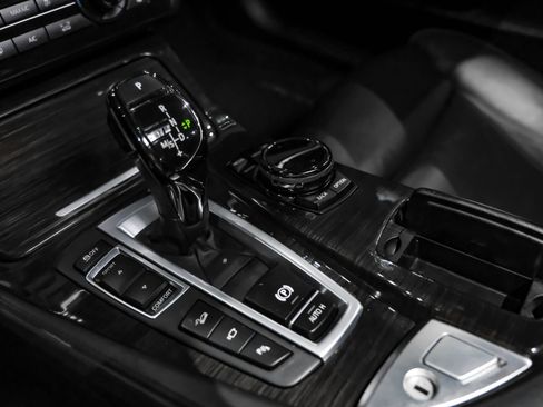 Used 2016 BMW 550i xDrive Sedan image 26