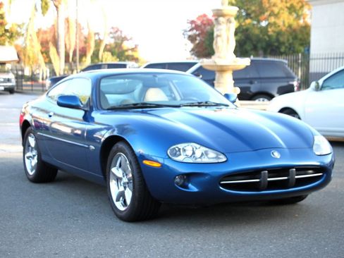 Used 1998 Jaguar XK8 Coupe image 3