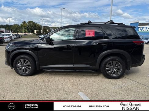 Certified 2024 Nissan Pathfinder SV image 12