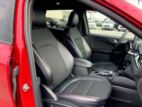 Certified 2025 Ford Escape ST-Line Select w/ Tech Pack #2 image 9