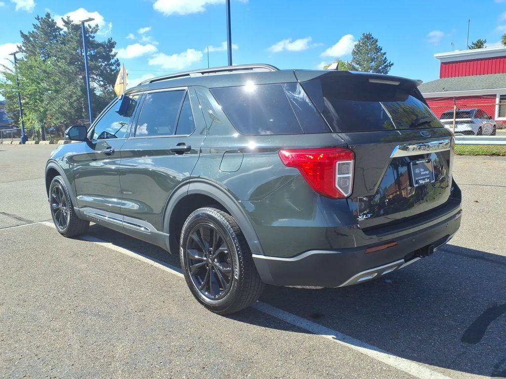 Certified 2024 Ford Explorer XLT w/ Equipment Group 202A AWD/4WD image 9