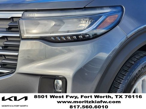 Used 2025 Ford Explorer Active w/ Active Comfort Package RWD image 7