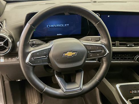 Used 2025 Chevrolet Equinox LT w/ Convenience Package II image 18