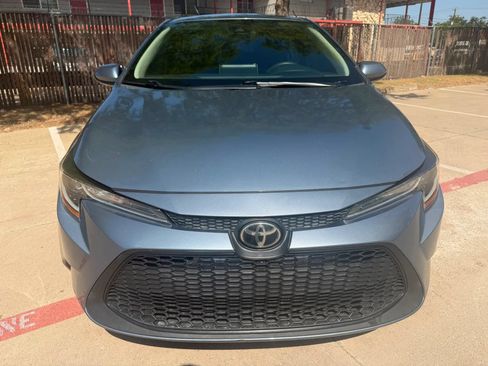 Used 2020 Toyota Corolla LE FWD image 2