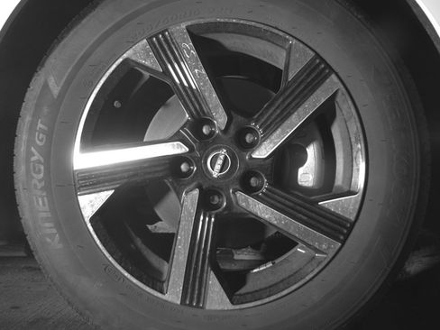 Used 2025 Nissan Sentra SV FWD image 13