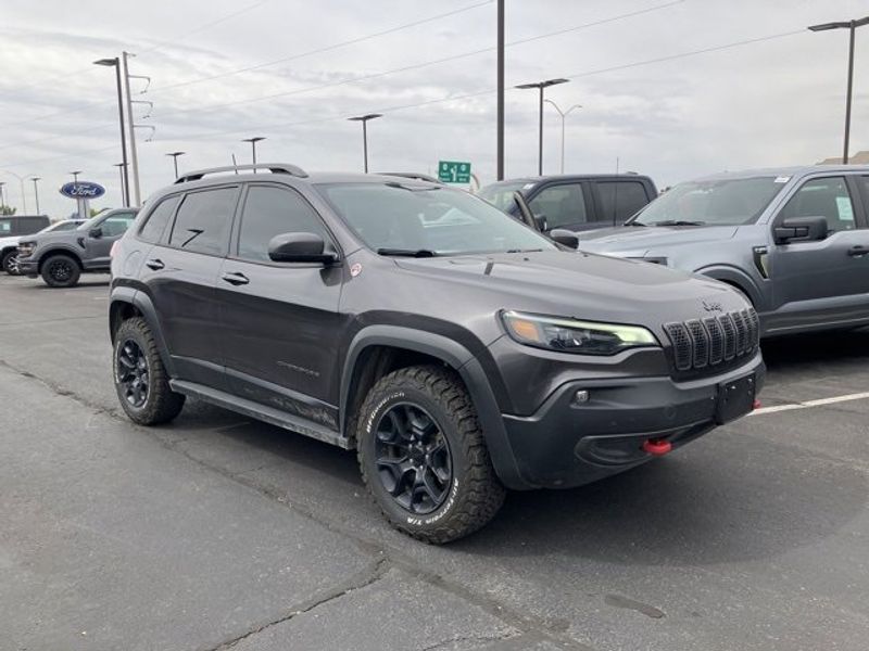 Used 2020 Jeep Cherokee Trailhawk w/ Comfort/Convenience Group image 1
