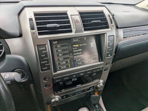 Used 2021 Lexus GX 460 Premium w/ Premium Package image 12