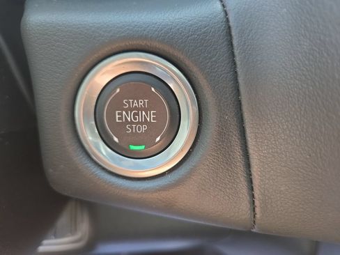Used 2024 Chevrolet Tahoe Premier AWD/4WD image 31