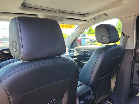 Used 2019 GMC Acadia SLT AWD/4WD image 16
