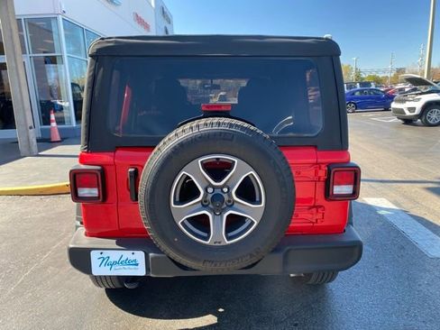 Used 2022 Jeep Wrangler Unlimited Sport image 8