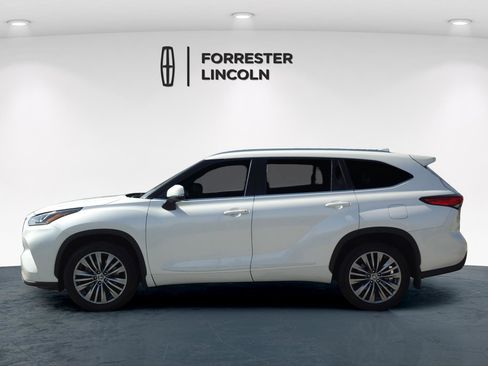 Used 2020 Toyota Highlander Platinum image 6