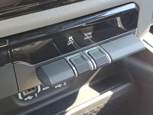 Used 2024 RAM 1500 Laramie AWD/4WD image 31