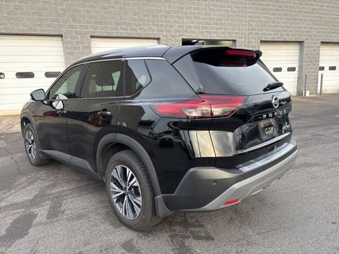 Used 2021 Nissan Rogue SV w/ Premium Package image 7