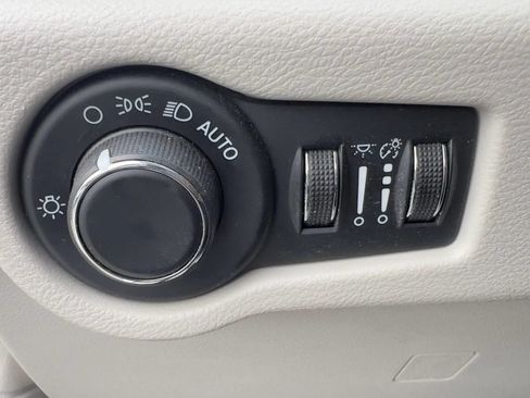 Used 2024 Chrysler Voyager LX FWD image 48