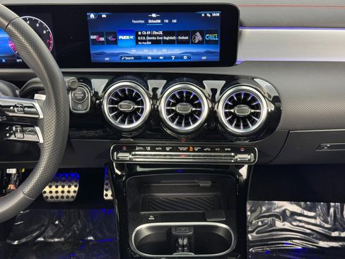 Used 2024 Mercedes-Benz CLA 250 4MATIC image 24